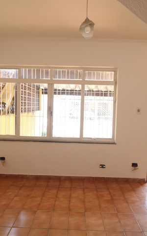Casa à venda com 95m², 2 quartos e 2 vagasSala
