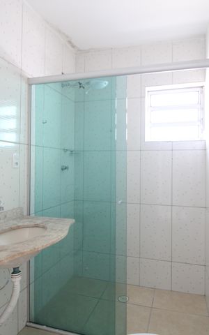 Casa à venda com 95m², 2 quartos e 2 vagasBanheiro