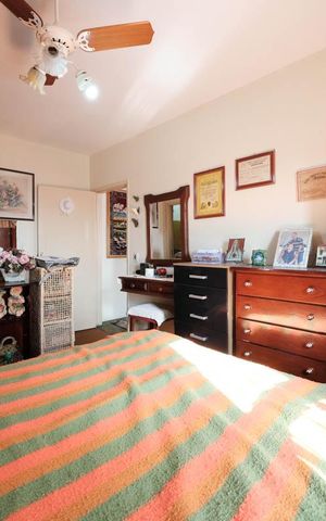 Casa à venda com 260m², 4 quartos e 2 vagasSuíte