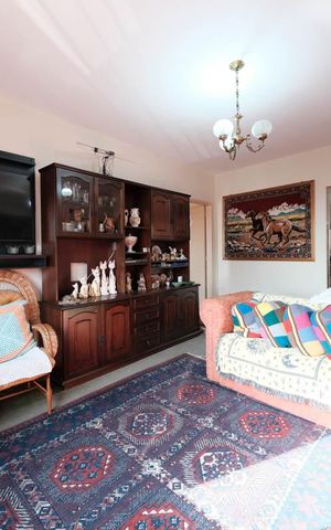 Casa à venda com 260m², 4 quartos e 2 vagasSala