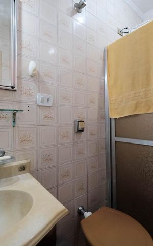 Casa à venda com 260m², 4 quartos e 2 vagasSuíte Banheiro