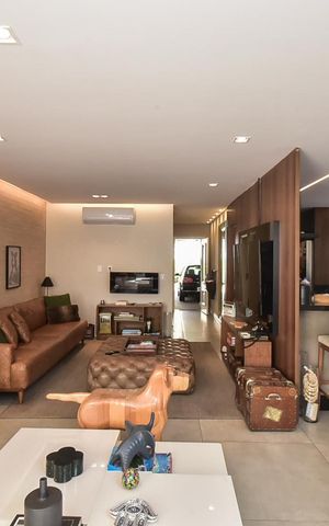 Casa de condomínio à venda com 300m², 4 quartos e 3 vagasSala