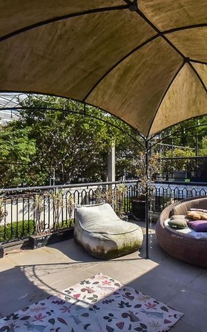 Casa de condomínio à venda com 300m², 4 quartos e 3 vagasVaranda do Quarto 2