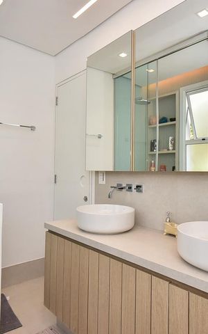 Casa de condomínio à venda com 300m², 4 quartos e 3 vagasBanheiro