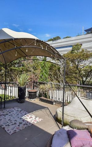 Casa de condomínio à venda com 300m², 4 quartos e 3 vagasVaranda do Quarto 2