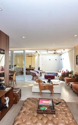 Casa de condomínio à venda com 300m², 4 quartos e 3 vagasSala