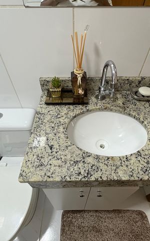 Apartamento à venda com 55m², 2 quartos e 1 vaga Apartamento à venda com 55m², 2 quartos e 1 vagaBanheiro