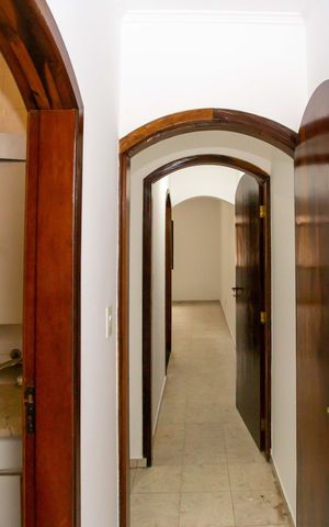 Casa à venda com 320m², 3 quartos e 2 vagasCorredor
