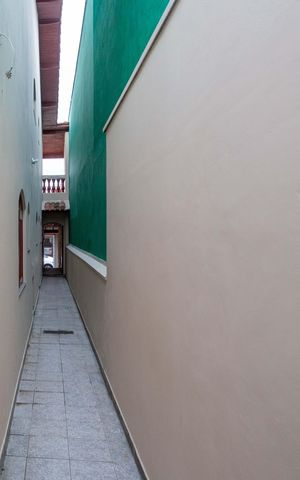 Casa à venda com 320m², 3 quartos e 2 vagasCorredor