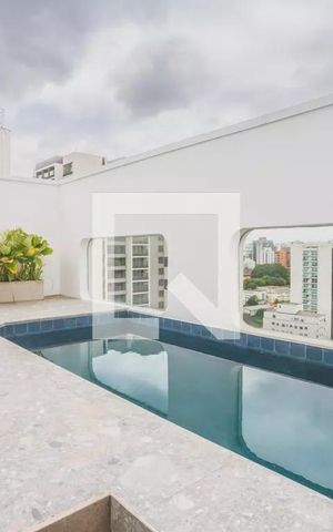 Apartamento à venda com 127m², 3 quartos e 3 vagas Apartamento à venda com 127m², 3 quartos e 3 vagasÁrea comum - Piscina