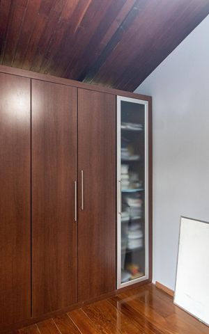 Casa à venda com 260m², 3 quartos e 3 vagas Casa à venda com 260m², 3 quartos e 3 vagasEscritório