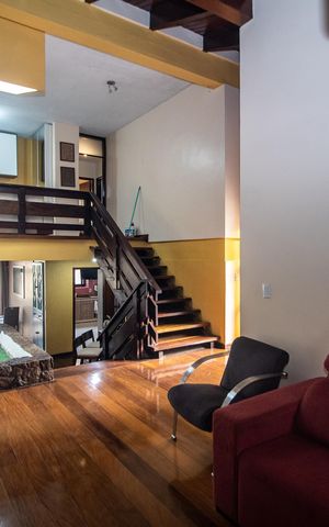 Casa à venda com 260m², 3 quartos e 3 vagas Casa à venda com 260m², 3 quartos e 3 vagasSala