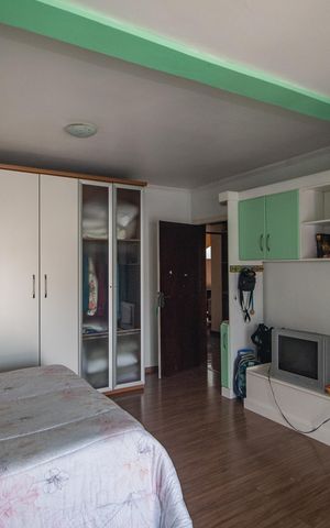 Casa à venda com 260m², 3 quartos e 3 vagas Casa à venda com 260m², 3 quartos e 3 vagasQuarto