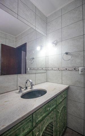 Casa à venda com 260m², 3 quartos e 3 vagas Casa à venda com 260m², 3 quartos e 3 vagasBanheiro da Suíte