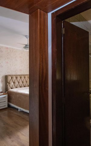 Casa à venda com 260m², 3 quartos e 3 vagas Casa à venda com 260m², 3 quartos e 3 vagasSuíte