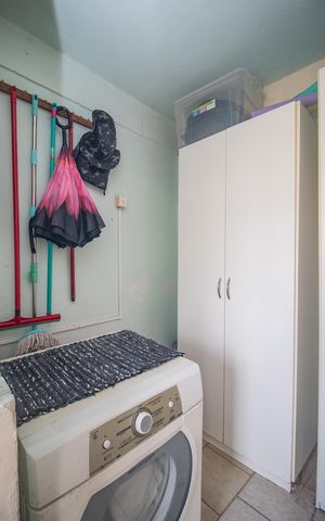 Casa à venda com 260m², 3 quartos e 3 vagas Casa à venda com 260m², 3 quartos e 3 vagasÁrea de Serviço