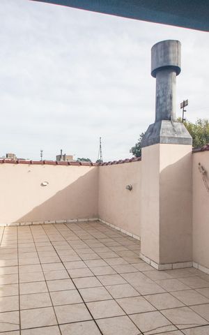 Casa à venda com 260m², 3 quartos e 3 vagas Casa à venda com 260m², 3 quartos e 3 vagasvaranda 2