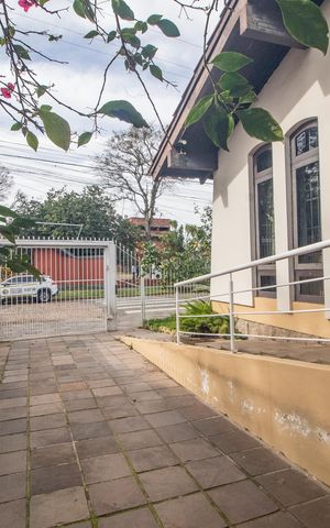 Casa à venda com 260m², 3 quartos e 3 vagas Casa à venda com 260m², 3 quartos e 3 vagasPatio