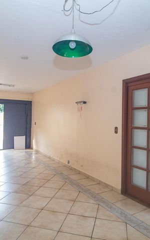 Casa à venda com 260m², 3 quartos e 3 vagas Casa à venda com 260m², 3 quartos e 3 vagasGaragem