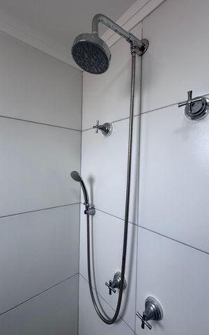 Apartamento à venda com 57m², 2 quartos e 2 vagas Apartamento à venda com 57m², 2 quartos e 2 vagasBanheiro da Suíte
