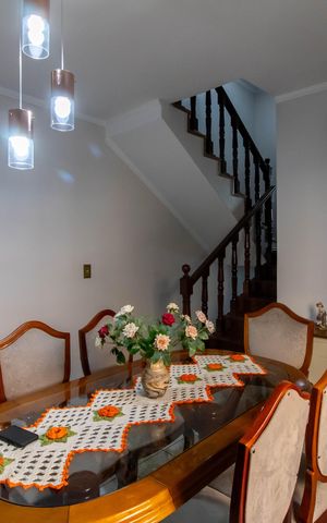 Casa à venda com 175m², 3 quartos e 2 vagas Casa à venda com 175m², 3 quartos e 2 vagasSala de Jantar
