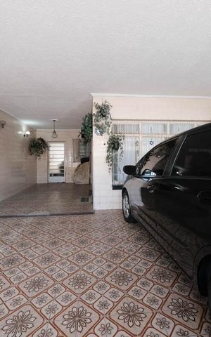 Casa à venda com 180m², 3 quartos e 4 vagasGaragem