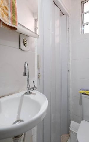 Casa à venda com 180m², 3 quartos e 4 vagasBanheiro da Suíte 2