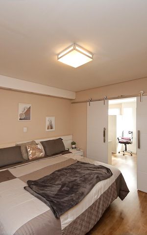 Casa à venda com 194m², 4 quartos e 2 vagas Casa à venda com 194m², 4 quartos e 2 vagasSuíte
