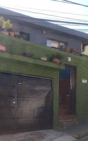 Casa à venda com 230m², 4 quartos e 1 vaga