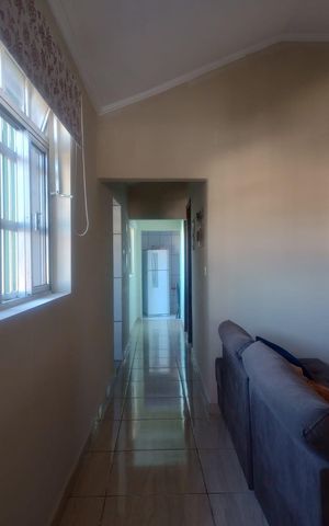 Casa à venda com 230m², 4 quartos e 1 vaga Casa à venda com 230m², 4 quartos e 1 vagaSala