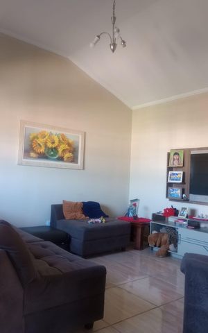 Casa à venda com 230m², 4 quartos e 1 vaga Casa à venda com 230m², 4 quartos e 1 vagaSala