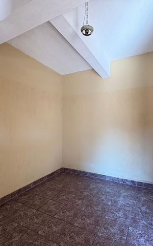 Casa à venda com 378m², 3 quartos e 11 vagas Casa à venda com 378m², 3 quartos e 11 vagasQuarto de Serviço