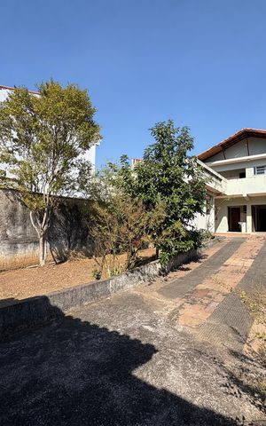 Casa à venda com 378m², 3 quartos e 11 vagas Casa à venda com 378m², 3 quartos e 11 vagasQuintal