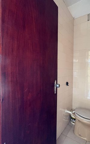 Casa à venda com 378m², 3 quartos e 11 vagas Casa à venda com 378m², 3 quartos e 11 vagasBanheiro de Serviço