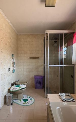 Casa à venda com 378m², 3 quartos e 11 vagas Casa à venda com 378m², 3 quartos e 11 vagasBanheiro