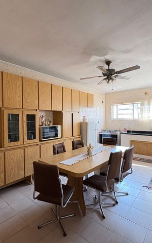 Casa à venda com 378m², 3 quartos e 11 vagas Casa à venda com 378m², 3 quartos e 11 vagasCozinha