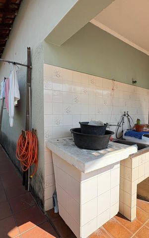Casa à venda com 378m², 3 quartos e 11 vagas Casa à venda com 378m², 3 quartos e 11 vagasÁrea de Serviço