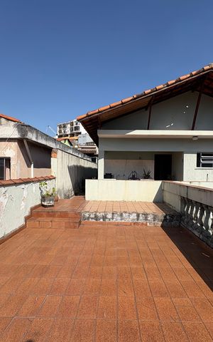 Casa à venda com 378m², 3 quartos e 11 vagas Casa à venda com 378m², 3 quartos e 11 vagasVaranda