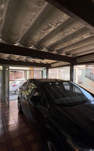 Casa à venda com 378m², 3 quartos e 11 vagas Casa à venda com 378m², 3 quartos e 11 vagasGaragem