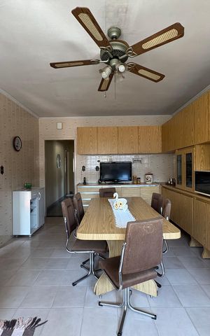 Casa à venda com 378m², 3 quartos e 11 vagas Casa à venda com 378m², 3 quartos e 11 vagasCozinha