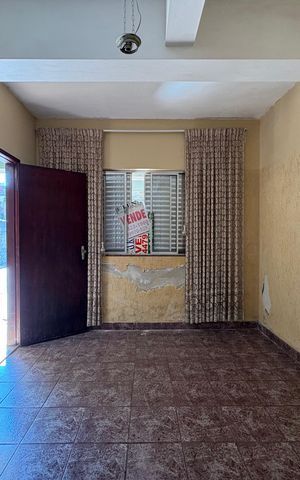 Casa à venda com 378m², 3 quartos e 11 vagas Casa à venda com 378m², 3 quartos e 11 vagasQuarto de Serviço
