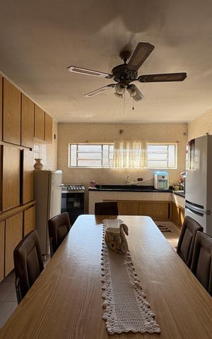 Casa à venda com 378m², 3 quartos e 11 vagas Casa à venda com 378m², 3 quartos e 11 vagasCozinha