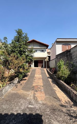 Casa à venda com 378m², 3 quartos e 11 vagas Casa à venda com 378m², 3 quartos e 11 vagasQuintal