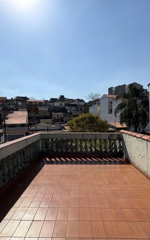 Casa à venda com 378m², 3 quartos e 11 vagas Casa à venda com 378m², 3 quartos e 11 vagasVaranda