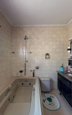 Casa à venda com 378m², 3 quartos e 11 vagas Casa à venda com 378m², 3 quartos e 11 vagasBanheiro