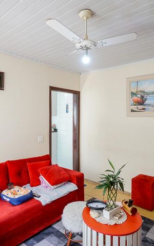 Casa à venda com 231m², 5 quartos e 3 vagas Casa à venda com 231m², 5 quartos e 3 vagasSala