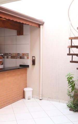 Casa à venda com 296m², 3 quartos e 6 vagasQuintal