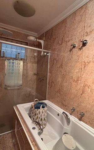 Casa à venda com 432m², 1 quarto e sem vaga Casa à venda com 432m², 1 quarto e sem vagaBanheiro Social