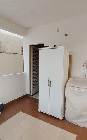 Casa à venda com 366m², 4 quartos e 3 vagas Casa à venda com 366m², 4 quartos e 3 vagasÁrea de Serviço casa 1