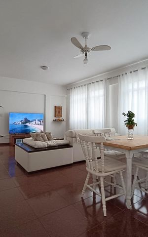 Casa à venda com 366m², 4 quartos e 3 vagas Casa à venda com 366m², 4 quartos e 3 vagasSala casa 1